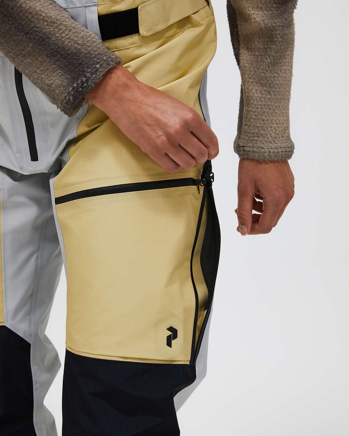 Peak Performance Women's Vertical GORE-TEX Pro 3-Layer Shell Bib Pants in Yellow & Grey
