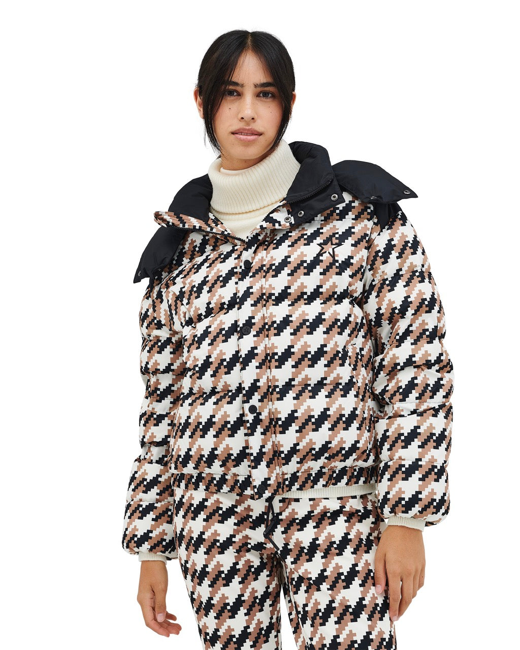 Perfect Moment Women s Houndstooth Moment Puffer Camel Black White